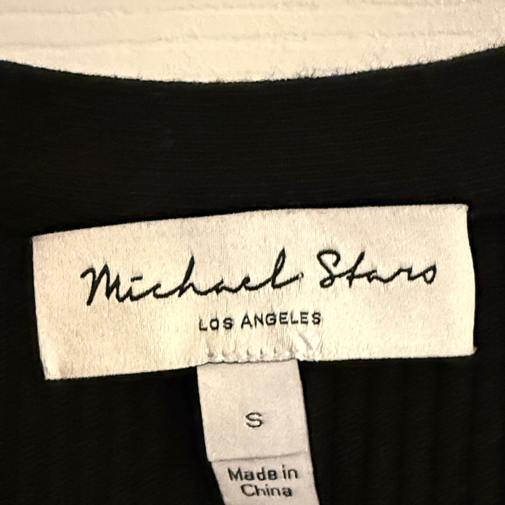 Michael Stars Black V-Neck Top - Picture 2 of 3